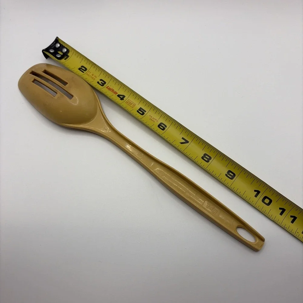 retro Beige Foley Nylon Plastic Slotted serving Spoon Utensil Retro EUC
